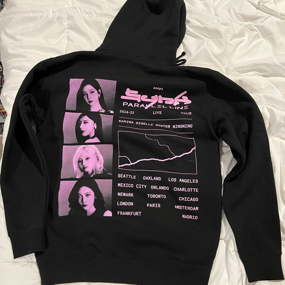 SOLD Aespa Synk:Parallel Lines Tour2025 (Seattle Venue Exclusive) hoodie Med